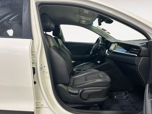 Used 2021 Kia Niro EX image 10