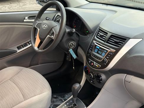 Used 2017 Hyundai Accent SE image 8