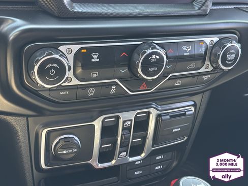 Used 2023 Jeep Wrangler Unlimited Sport AWD/4WD image 23