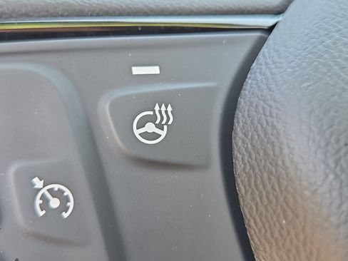 Used 2022 Chevrolet Equinox RS w/ Infotainment Package FWD image 30