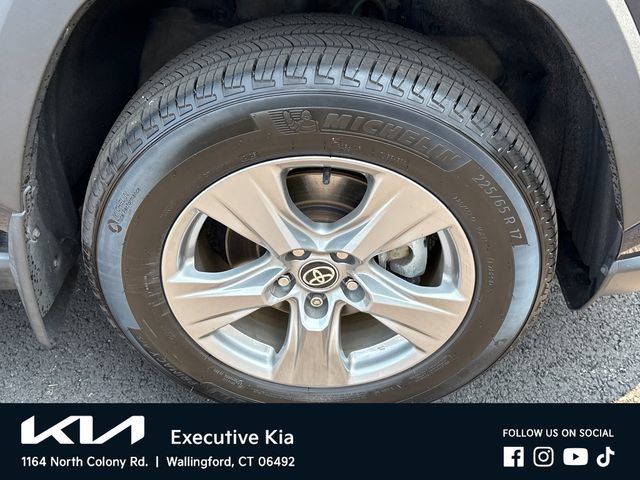 Used 2023 Toyota RAV4 XLE w/ Convenience Package AWD/4WD image 7