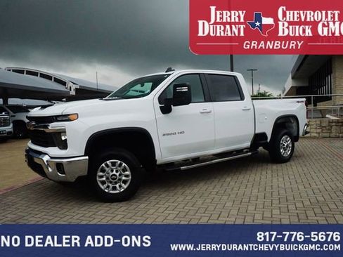 Used 2025 Chevrolet Silverado 2500 LT w/ Convenience Package AWD/4WD image 4