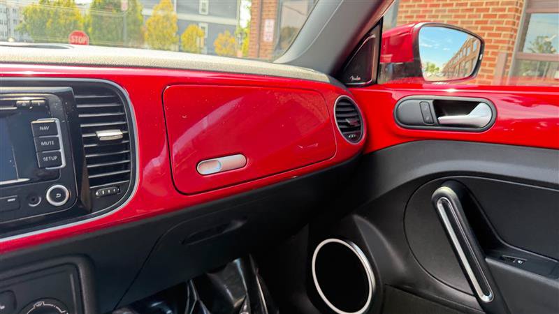 Used 2013 Volkswagen Beetle 2.5 FWD image 27