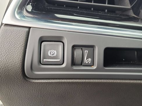 Used 2023 Cadillac XT6 Premium Luxury FWD image 30