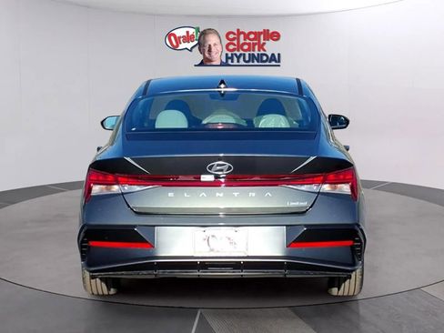 New 2026 Hyundai Elantra Limited FWD image 4