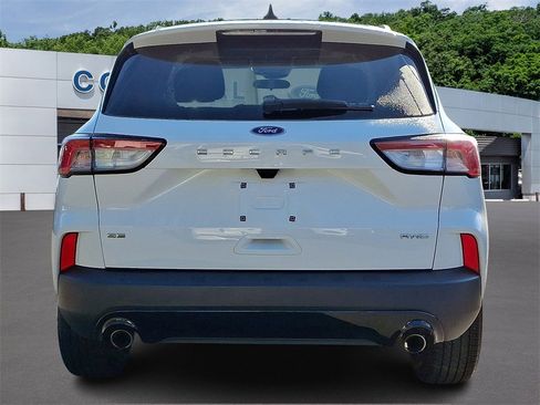 Certified 2022 Ford Escape SE w/ SE Sport Appearance Package image 5