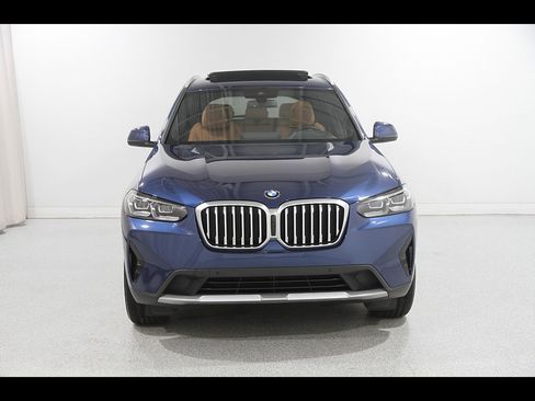Used 2023 BMW X3 xDrive30i w/ Premium Package AWD/4WD image 2