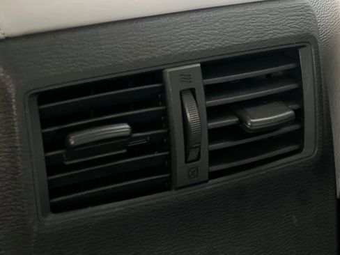 Used 2023 Mitsubishi Outlander SEL image 16