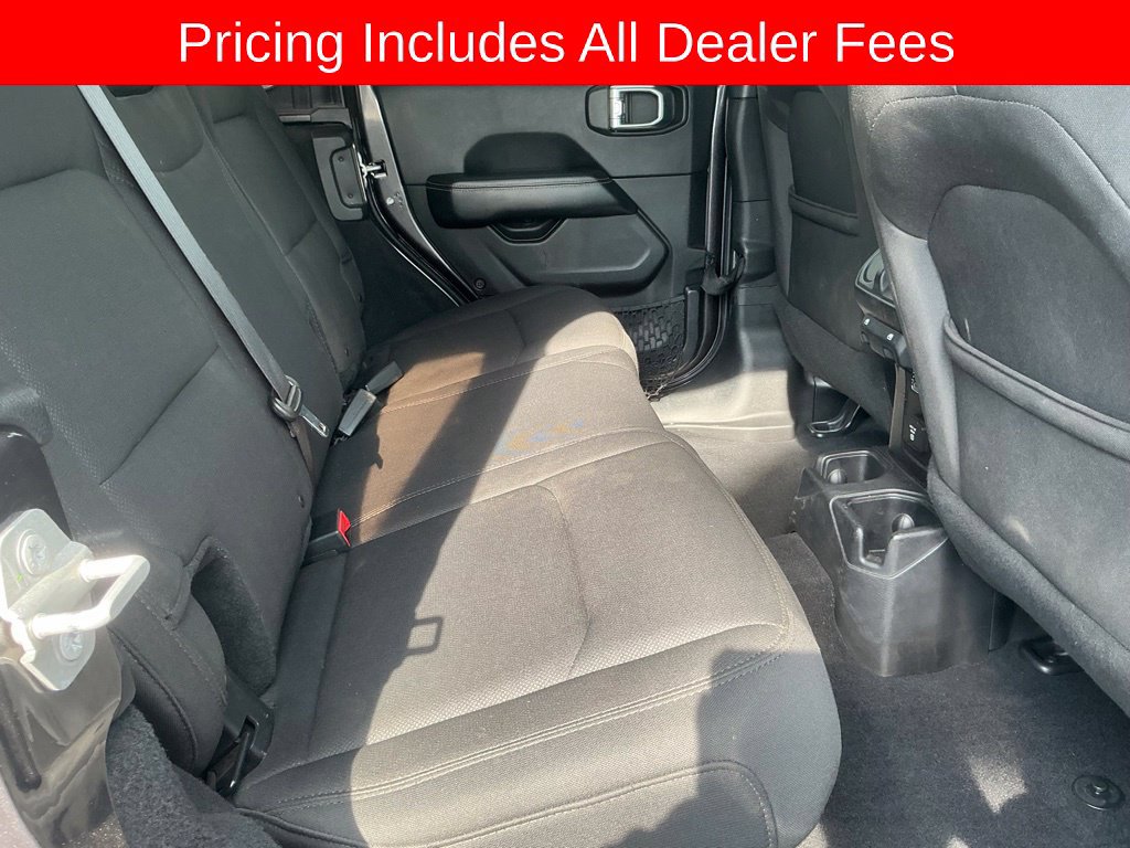 Used 2018 Jeep Wrangler Unlimited Sahara AWD/4WD image 19