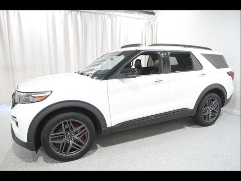 Used 2023 Ford Explorer ST w/ Equipment Group 401A AWD/4WD image 3