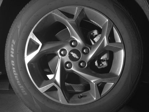 Used 2025 Chevrolet Trax LT image 10