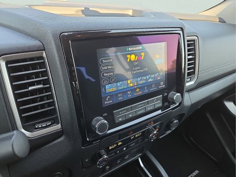 Used 2022 Nissan Frontier SV w/ Technology Package image 16