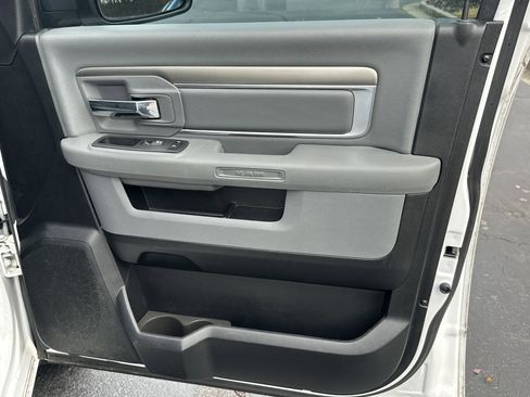 Used 2020 RAM 1500 Classic SLT image 14