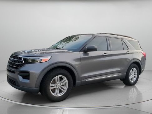 Certified 2021 Ford Explorer XLT RWD image 13