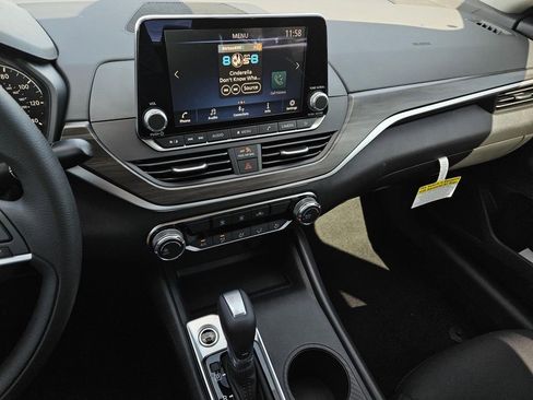 New 2025 Nissan Altima 2.5 SV image 15