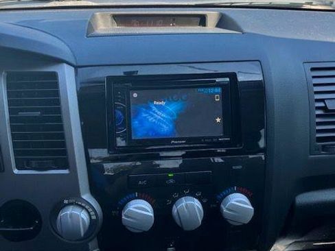 Used 2011 Toyota Tundra 2WD Double Cab w/ Tow Pkg image 18