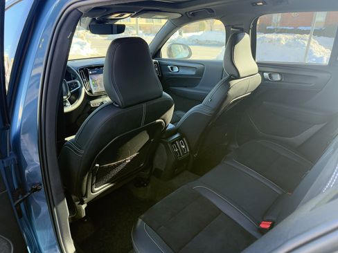 Certified 2023 Volvo XC40 Recharge Plus image 31