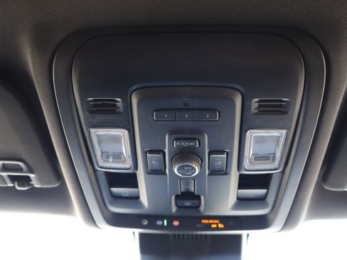 Certified 2024 Chevrolet Tahoe High Country w/ Advanced Technology Package image 32