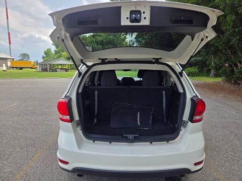 Used 2014 Dodge Journey SXT FWD image 38