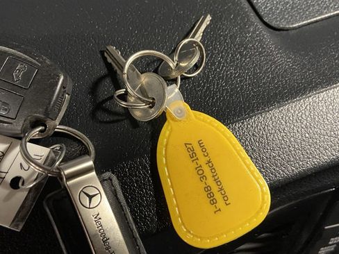 Used 2021 Mercedes-Benz Metris Passenger image 38