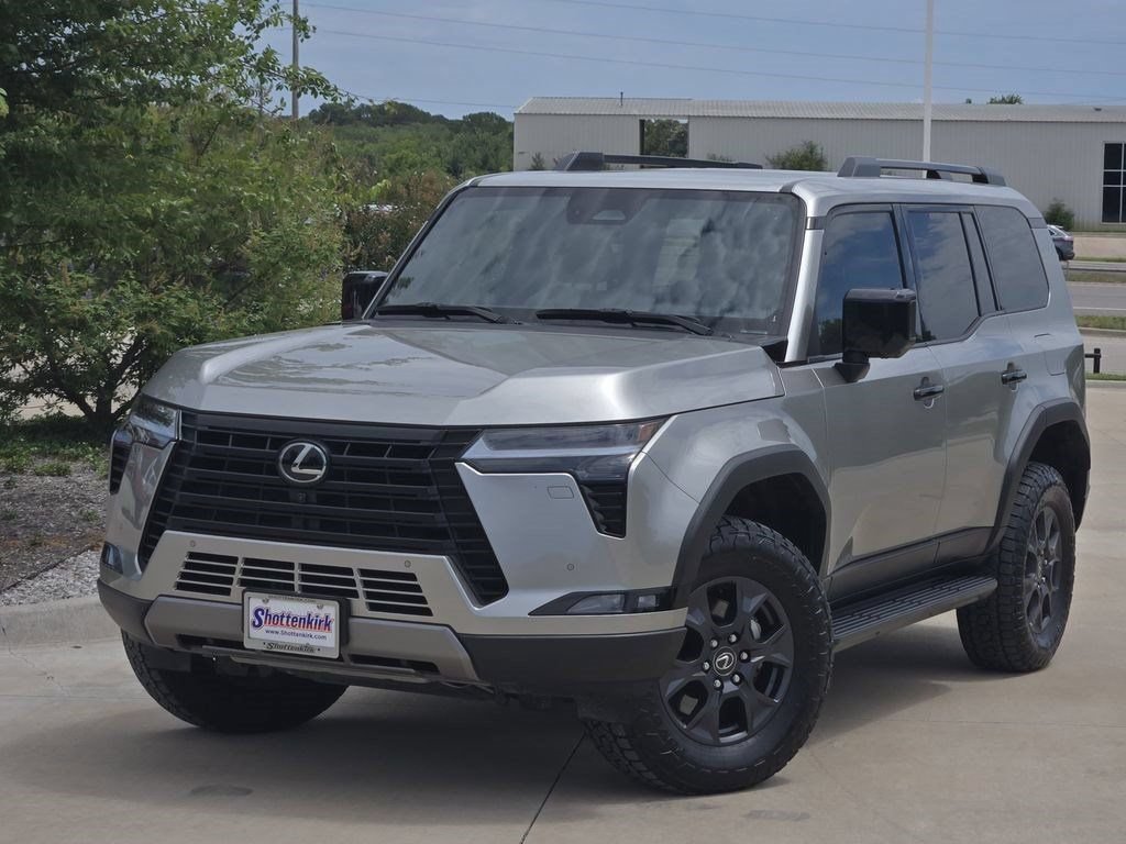 Used 2024 Lexus GX 550 AWD/4WD image 2
