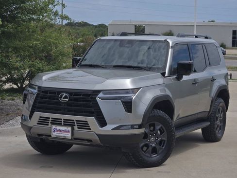 Used 2024 Lexus GX 550 AWD/4WD image 2