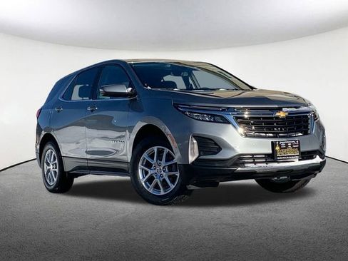 Used 2024 Chevrolet Equinox LT image 2