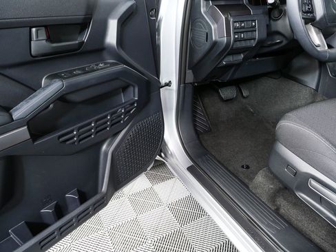 Used 2025 Toyota 4Runner SR5 image 7