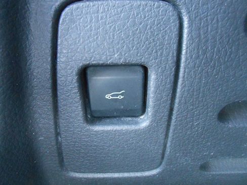 Used 2013 Ford Edge SEL image 21