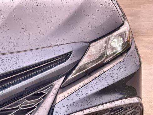 Used 2021 Toyota Camry SE FWD image 24