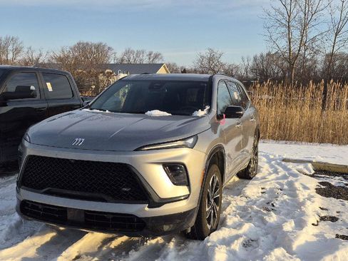 Used 2025 Buick Enclave Sport Touring image 1