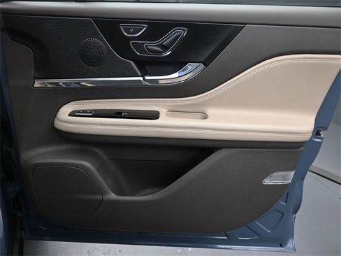Used 2024 Lincoln Corsair FWD image 29