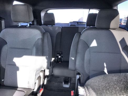 Used 2023 Chevrolet Traverse LT image 21