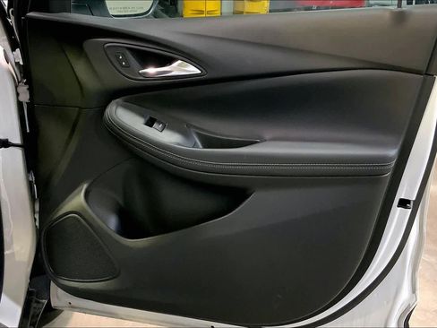 Used 2022 Buick Encore GX Essence w/ Experience Buick Package image 22