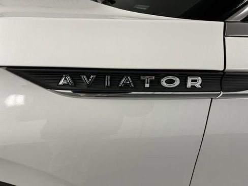 Used 2025 Lincoln Aviator Premiere image 33