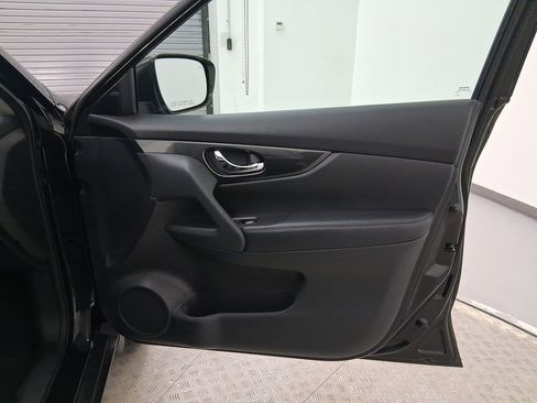 Used 2016 Nissan Rogue SL w/ SL Premium Package image 32