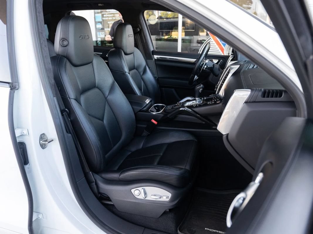 Used 2016 Porsche Cayenne GTS w/ Premium Package Plus AWD/4WD image 17