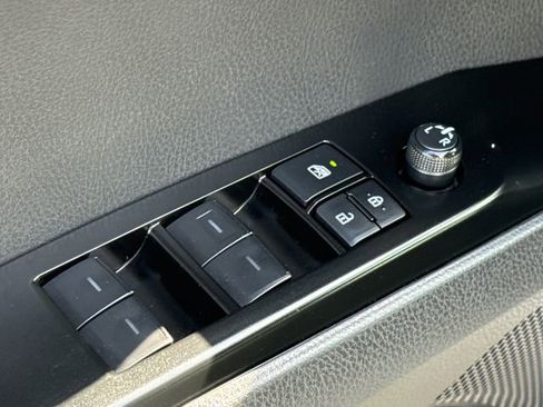 Used 2025 Toyota Camry LE w/ Convenience Package AWD/4WD image 19