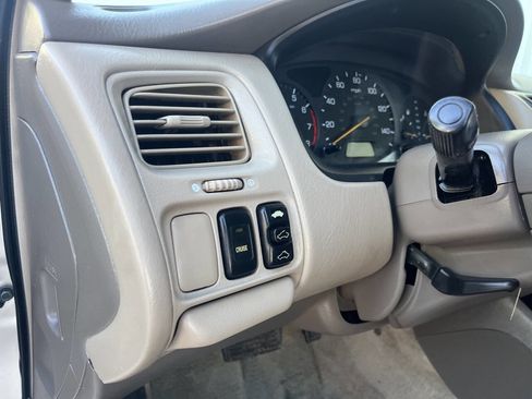 Used 2000 Honda Accord EX image 18