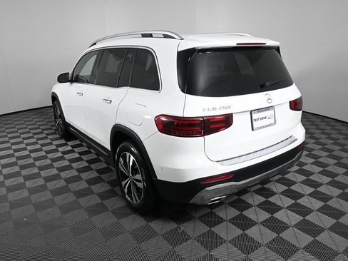 Certified 2025 Mercedes-Benz GLB 250 GLB 250 image 4