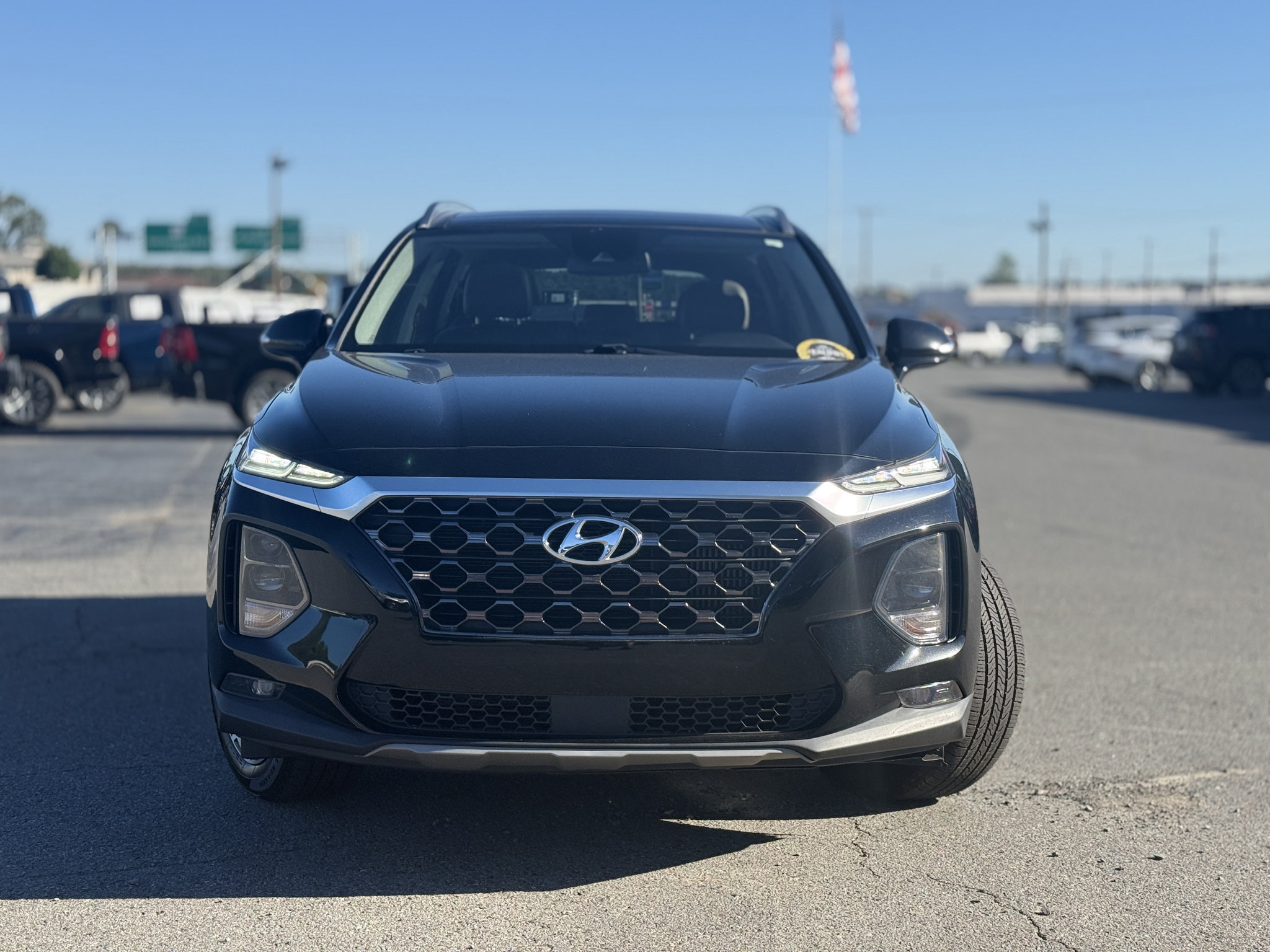 Used 2020 Hyundai Santa Fe SEL w/ Cargo Package FWD image 2