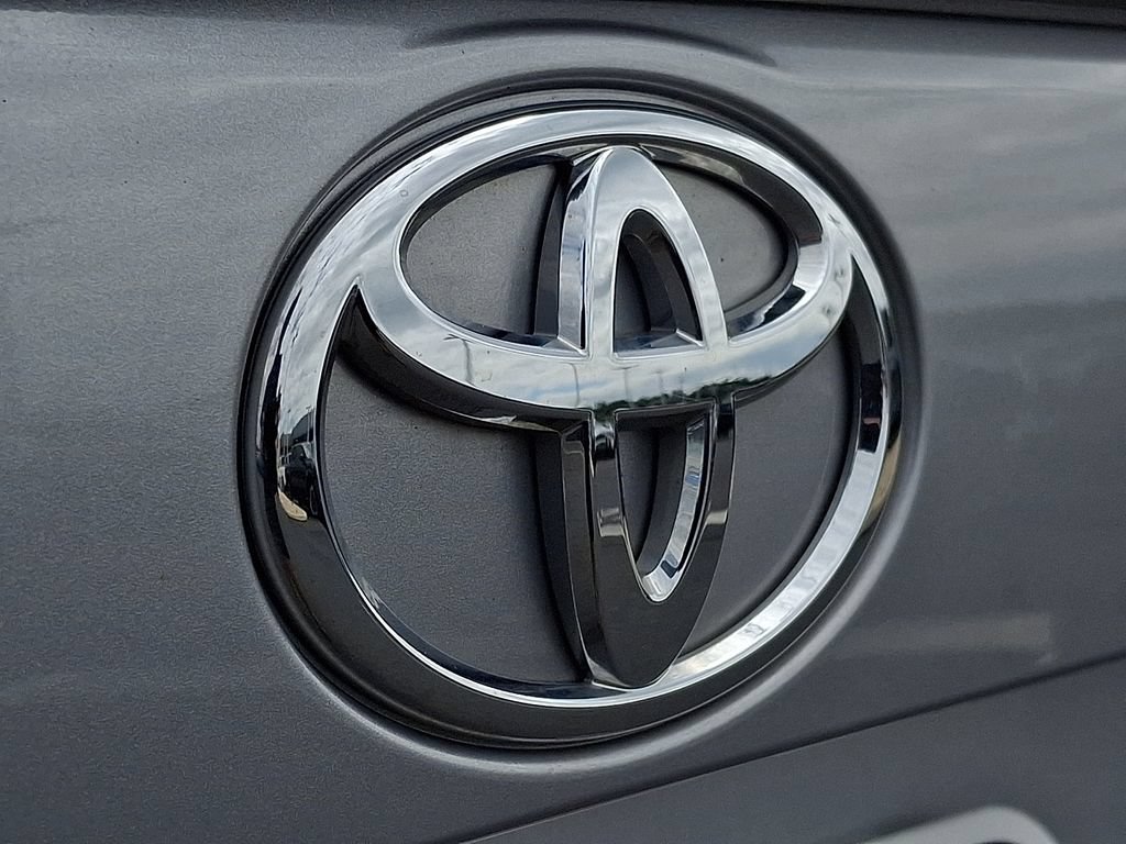 Certified 2025 Toyota RAV4 LE AWD/4WD image 28