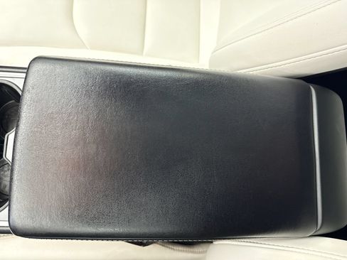 Used 2022 Tesla Model Y Performance AWD/4WD image 33