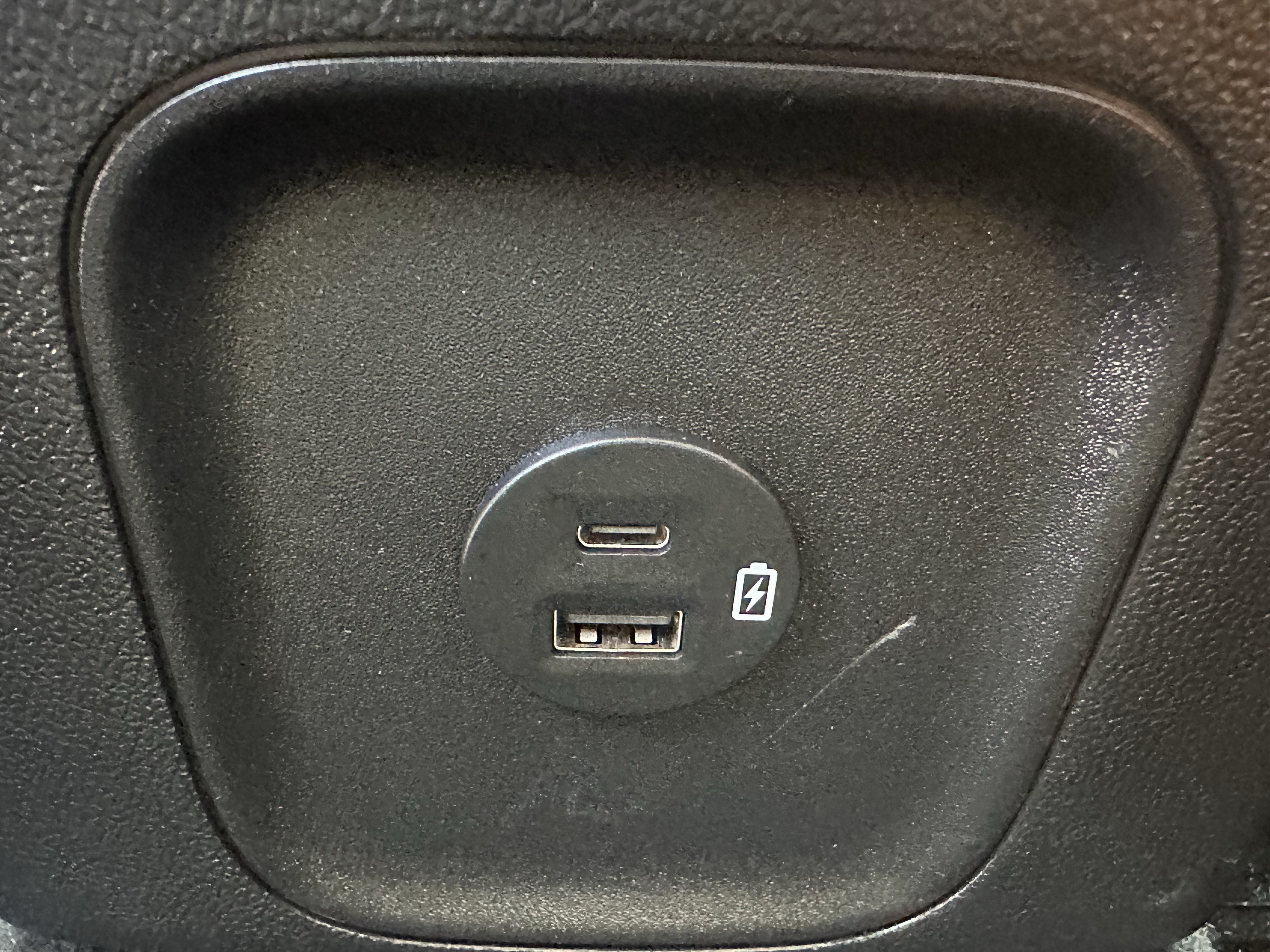 Used 2021 Ford Escape SEL w/ Technology Package FWD image 22