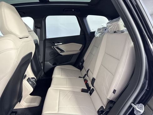 Used 2025 BMW X1 xDrive28i w/ Technology Package image 13