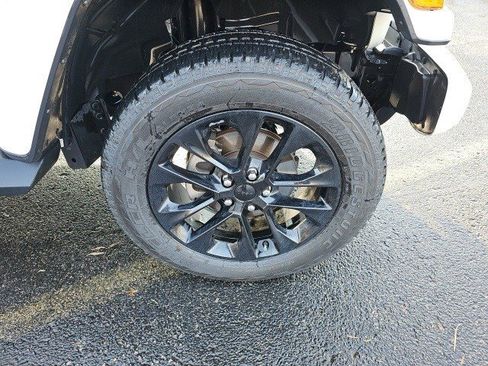 Used 2023 Jeep Gladiator Overland image 10