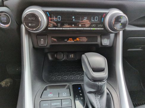 Certified 2023 Toyota RAV4 XLE AWD/4WD image 18