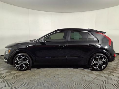 Used 2023 Kia Niro EX Touring image 2