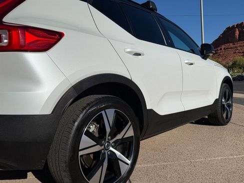 Used 2022 Volvo XC40 P8 Recharge image 26