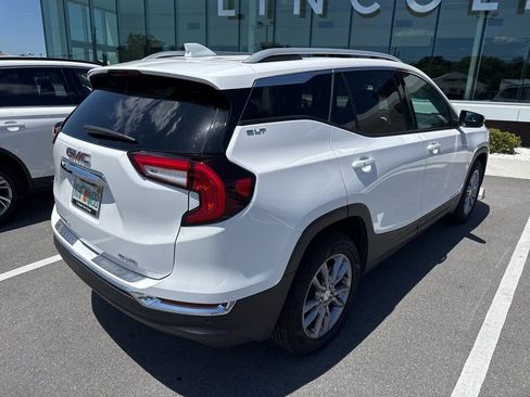 Used 2022 GMC Terrain SLT w/ Infotainment Package II image 3